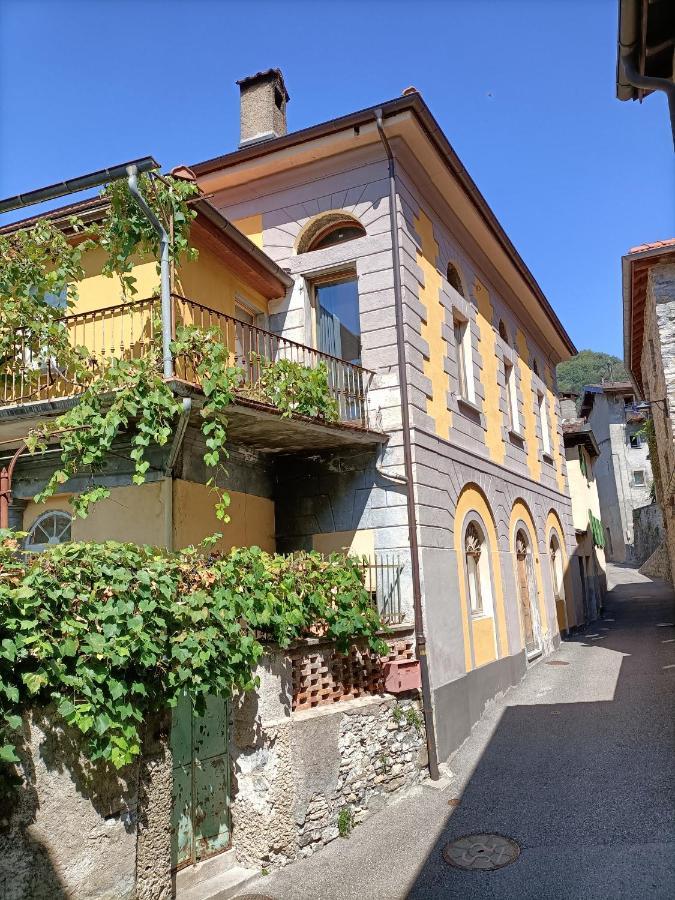 Bed and Breakfast La Capinera Muggio Екстер'єр фото